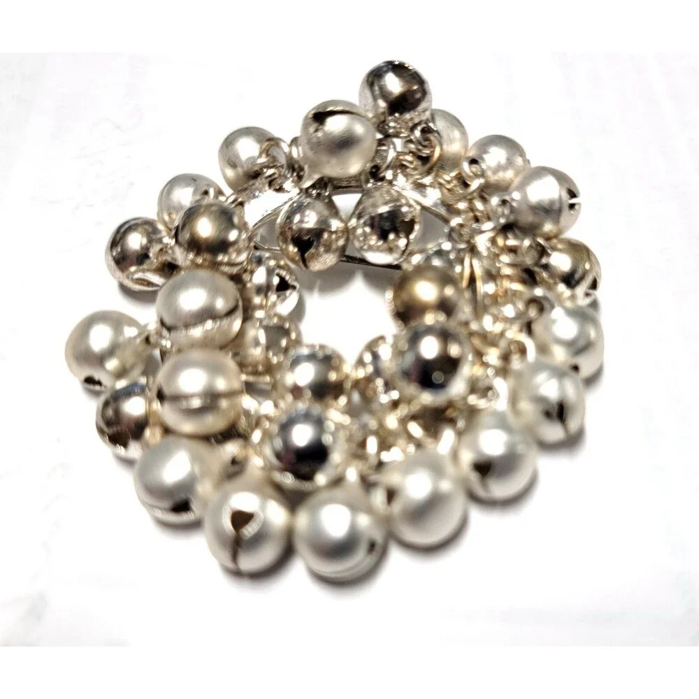 1980's Jingling Bell Wreath Brooch Pin Christmas Silver Tone Vintage 2
